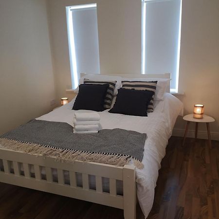 Spacious And Warm 2 Bedroom Apartment Sleeps Up To 5 أثي المظهر الخارجي الصورة