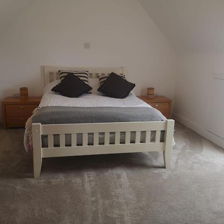 Spacious And Warm 2 Bedroom Apartment Sleeps Up To 5 أثي المظهر الخارجي الصورة