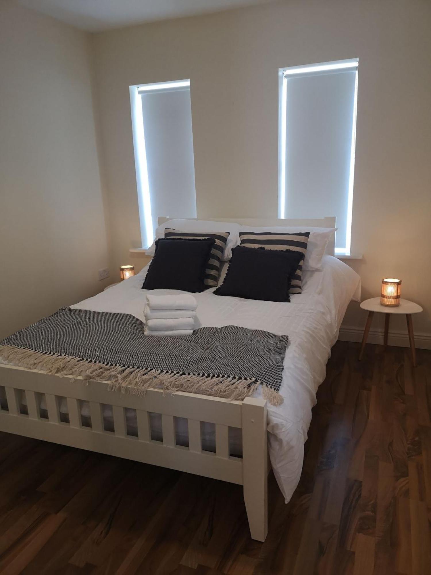 Spacious And Warm 2 Bedroom Apartment Sleeps Up To 5 أثي المظهر الخارجي الصورة